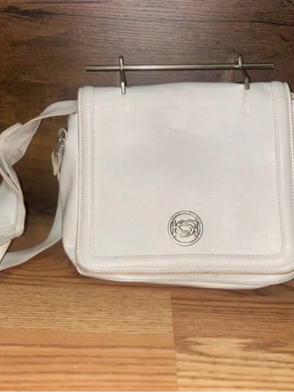 ALDO Classic White Crossbody Shoulder Bag - Elegant Everyday Style $15 each